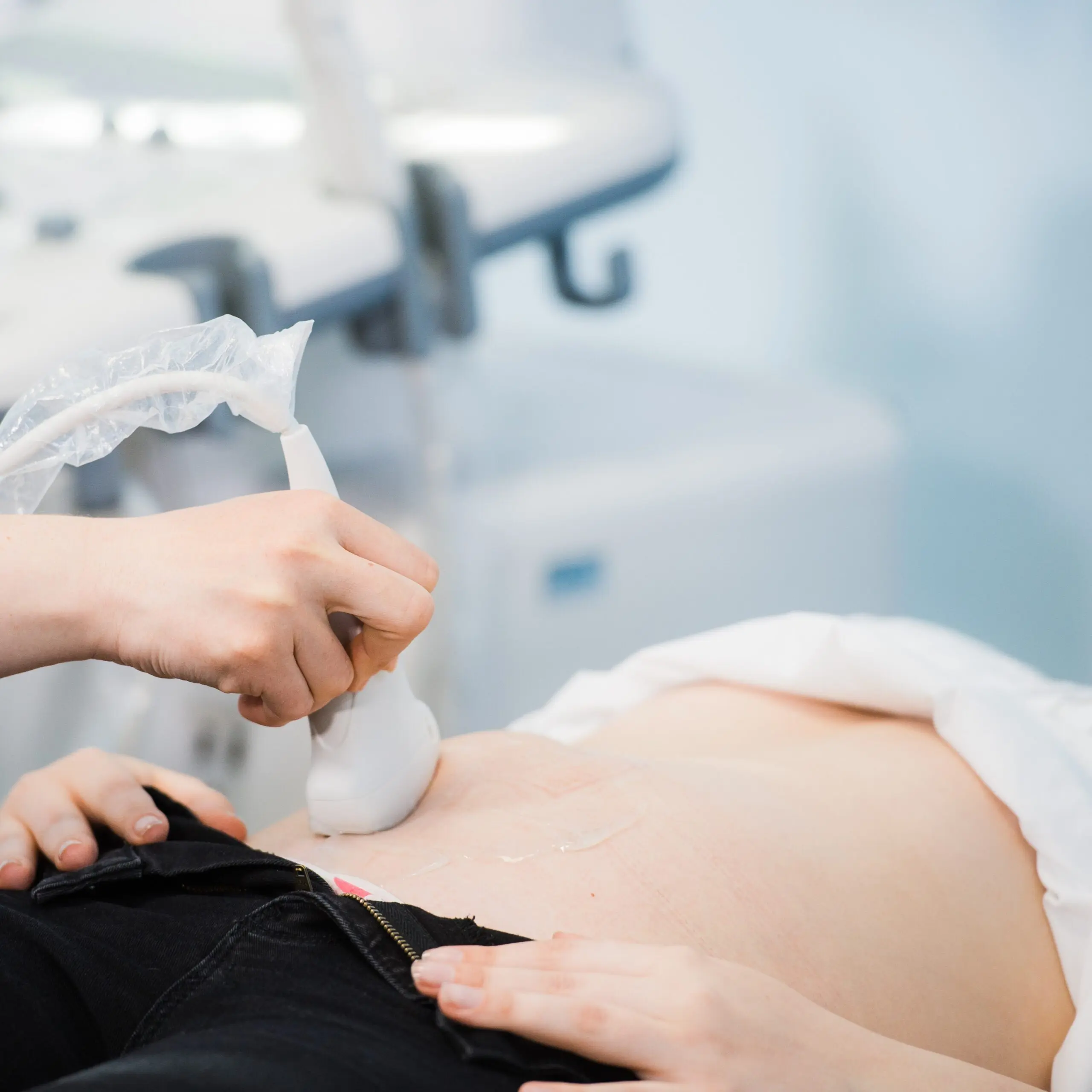 Why Do I Need an Ultrasound? Woman receiving a free ultrasound in Franklin, Kentucky