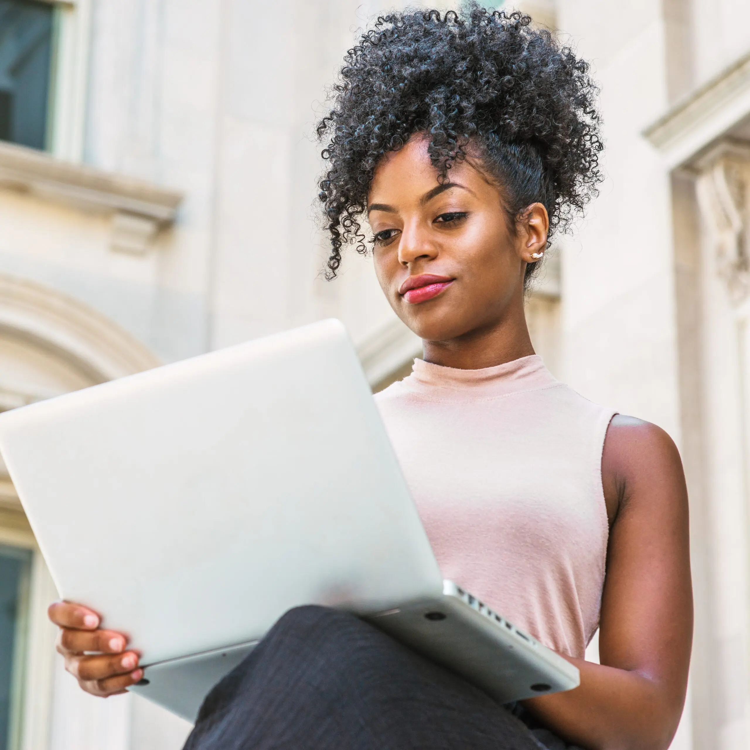 Can I Order the Abortion Pill Online? A woman searching "Can I Order the Abortion Pill Online in Allensville, Kentucky?"